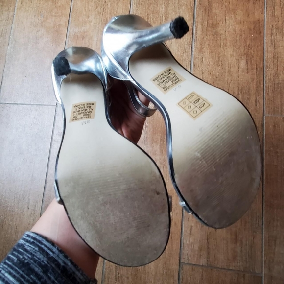 Silver Pierre Dumas Stillettos, sz 8. - Picture 4 of 4